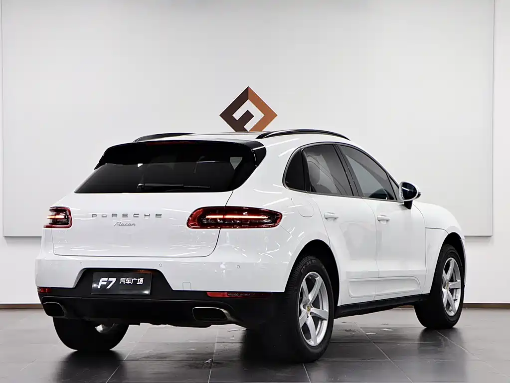 Porsche Macan — фото 5