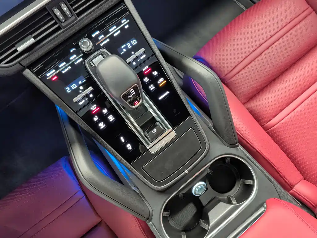 Porsche Cayenne Hybrid — фото 13