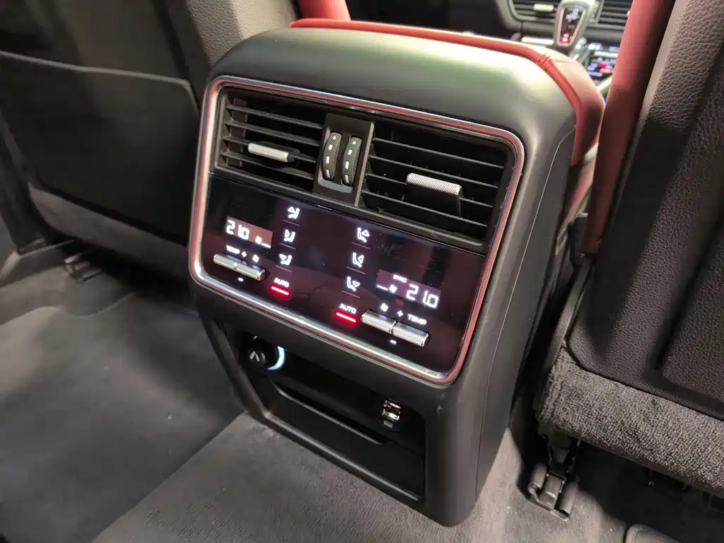 Porsche Cayenne Hybrid — фото 30