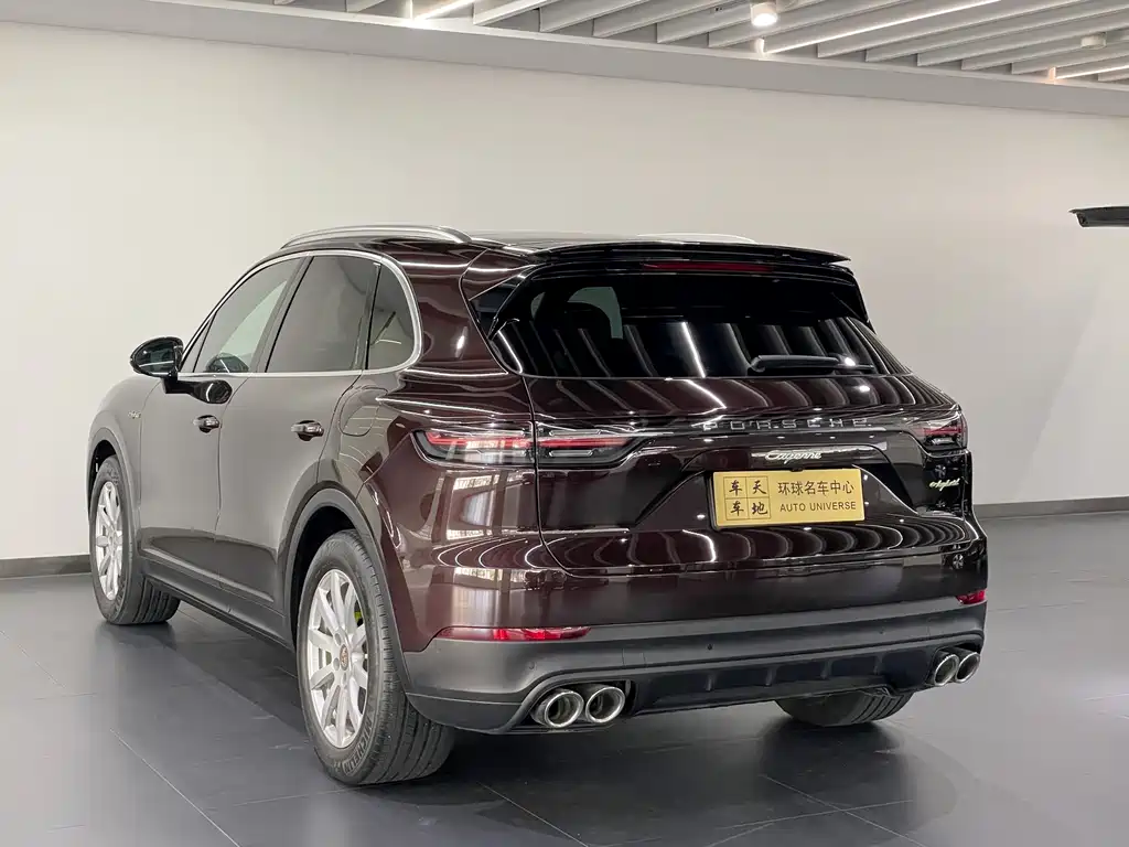 Porsche Cayenne Hybrid — фото 7