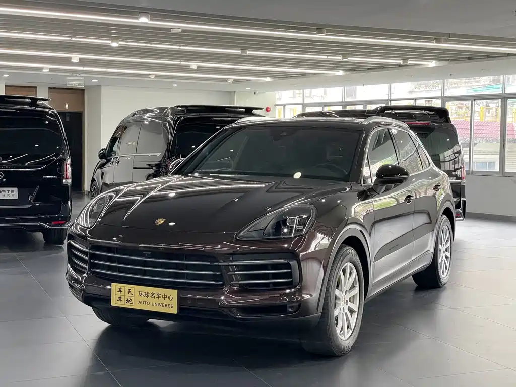 Porsche Cayenne Hybrid — фото 1
