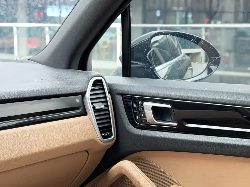 Porsche Cayenne Hybrid — фото 16