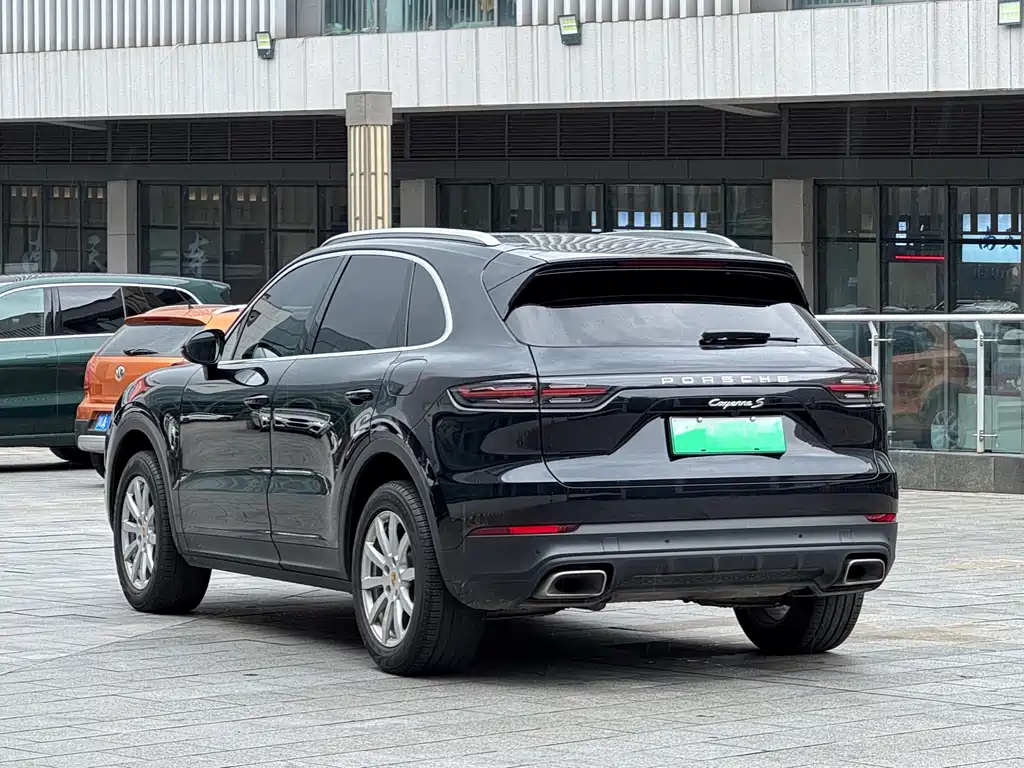 Porsche Cayenne Hybrid — фото 5