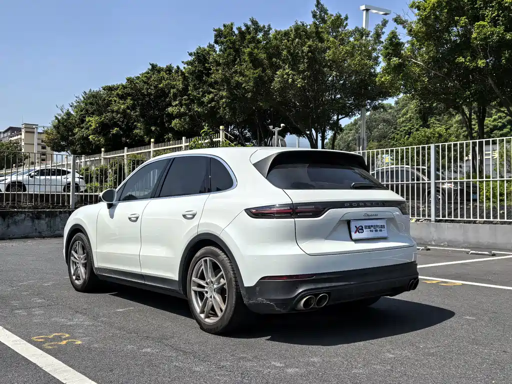 Porsche Cayenne — фото 6