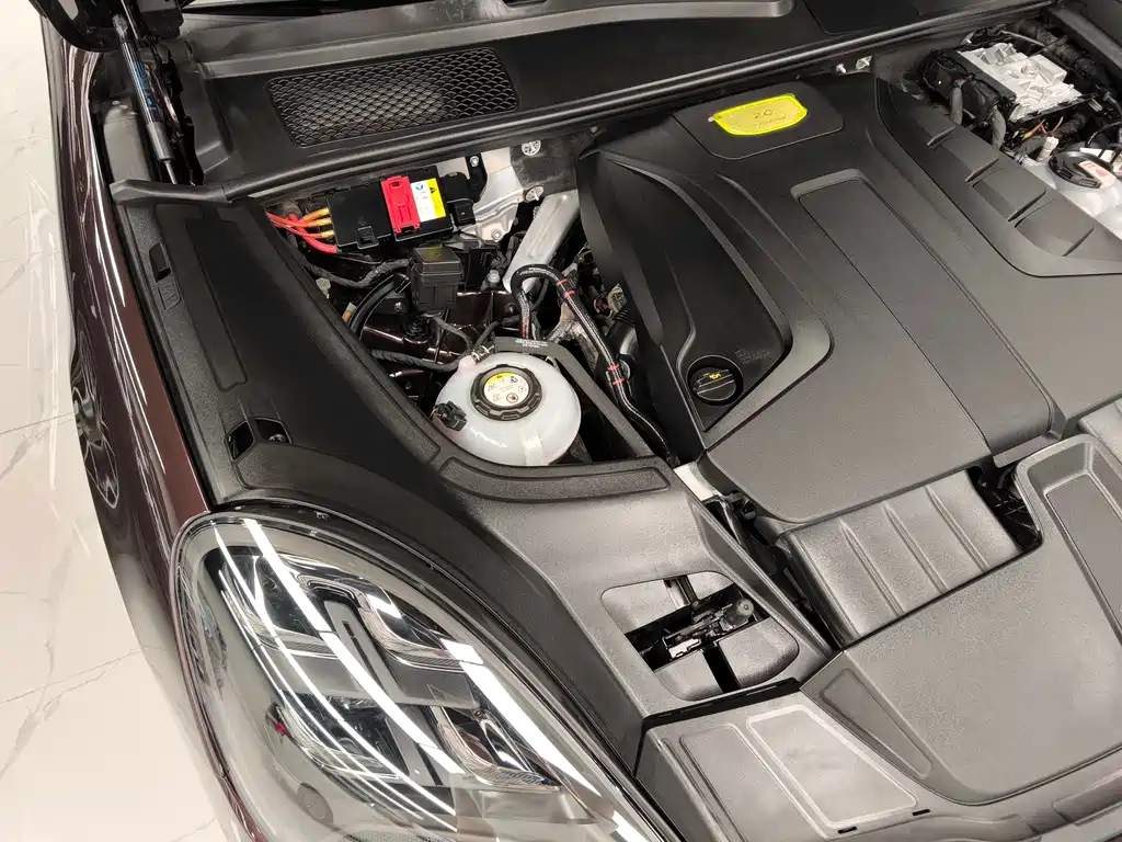 Porsche Cayenne Hybrid — фото 31