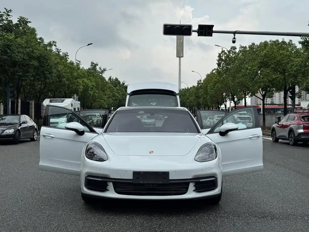 Porsche Panamera — фото 16