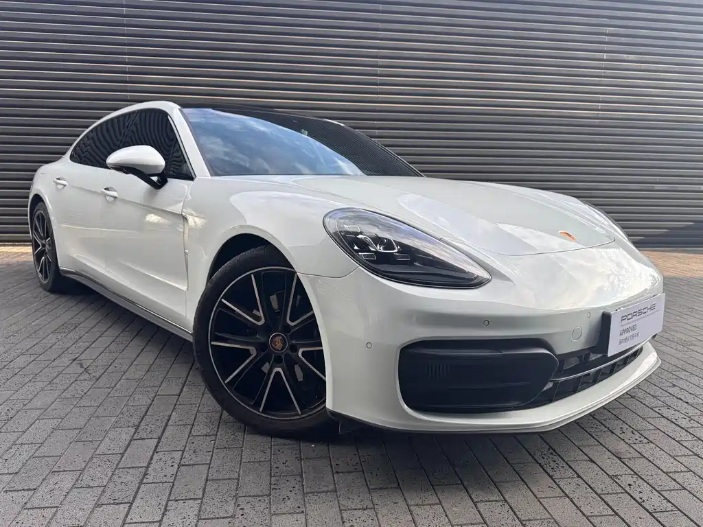 Porsche Panamera — фото 1
