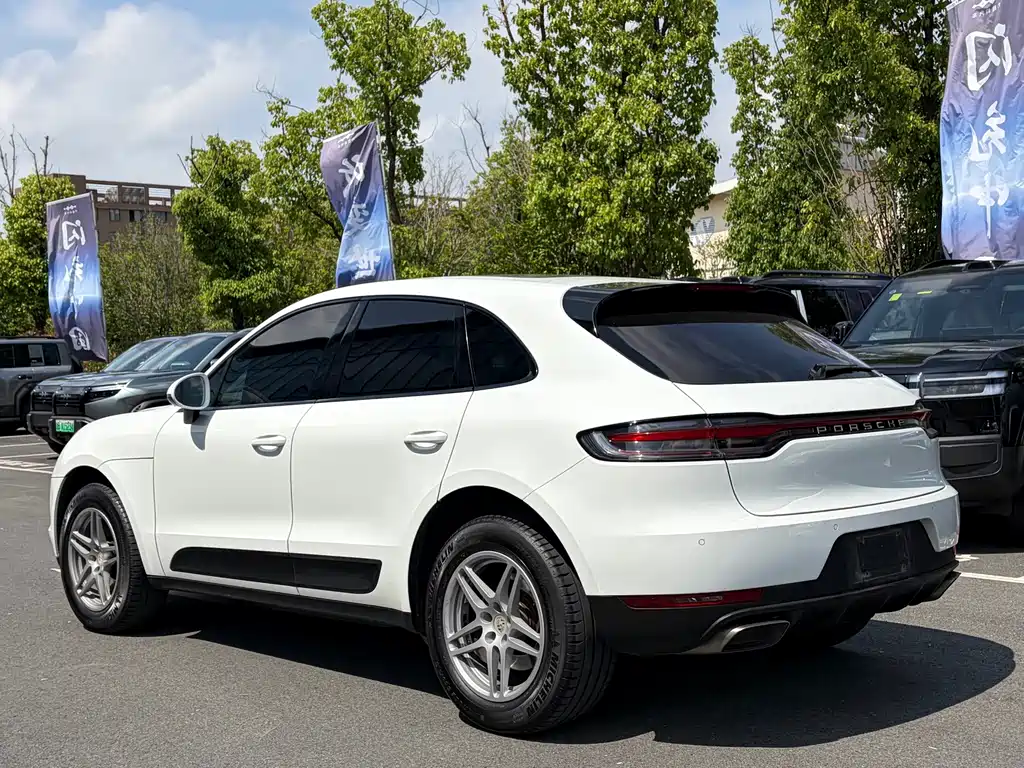 Porsche Macan — фото 17