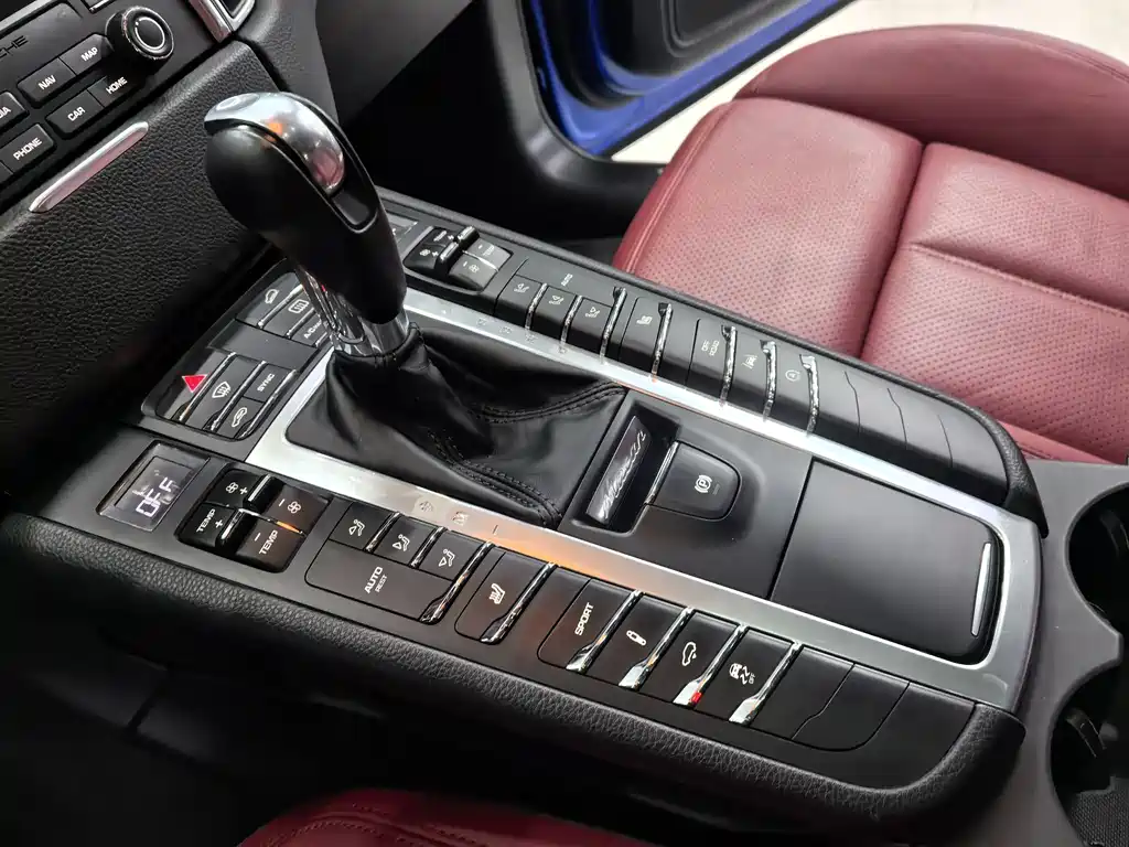 Porsche Macan — фото 10