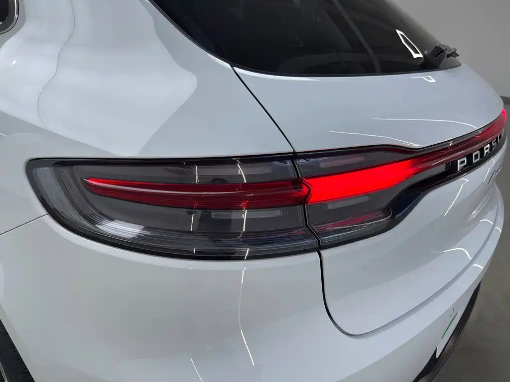 Porsche Macan — фото 33