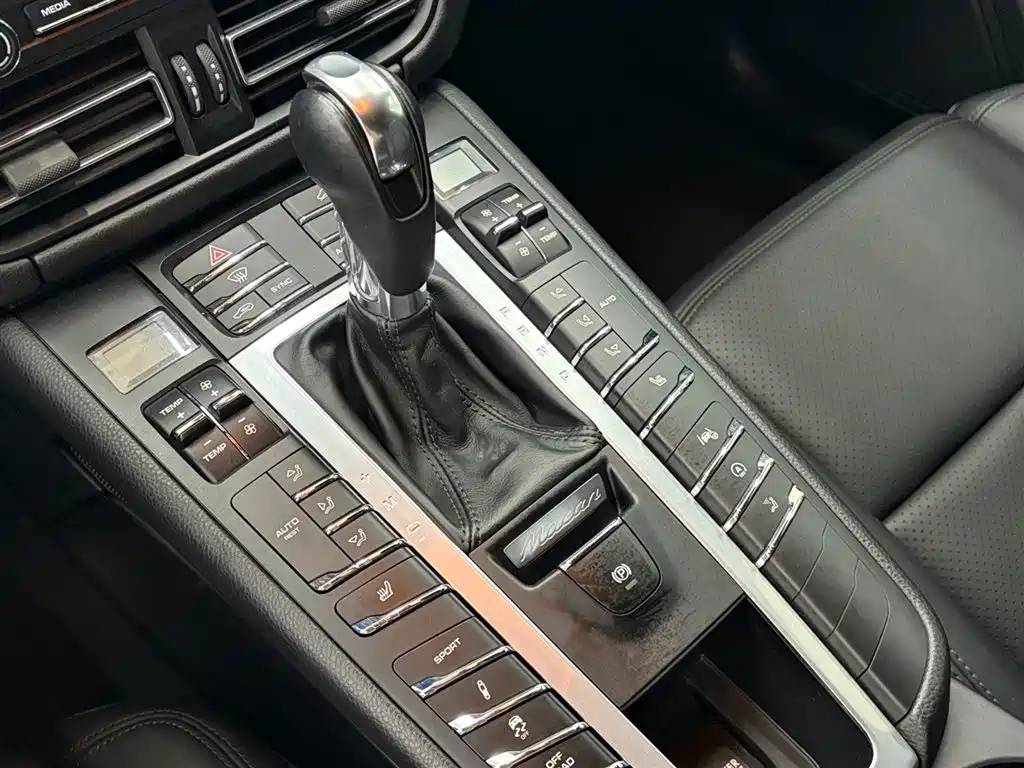Porsche Macan — фото 13