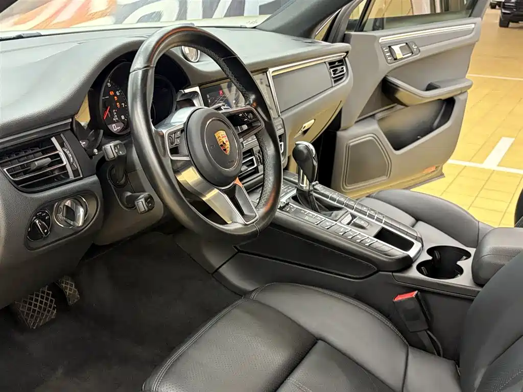 Porsche Macan — фото 9