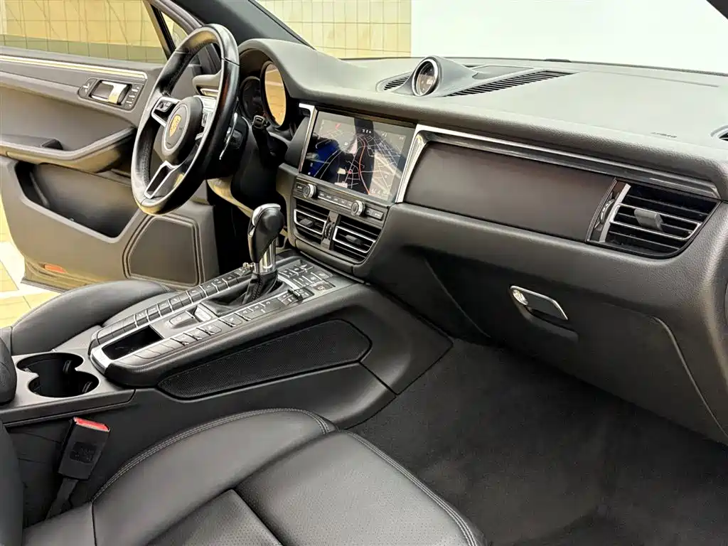 Porsche Macan — фото 10