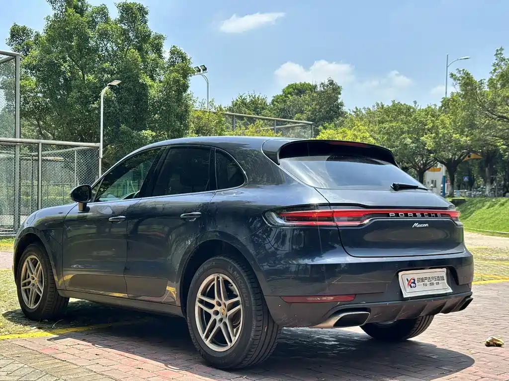 Porsche Macan — фото 15