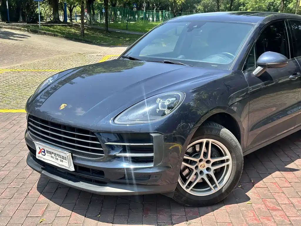 Porsche Macan — фото 1