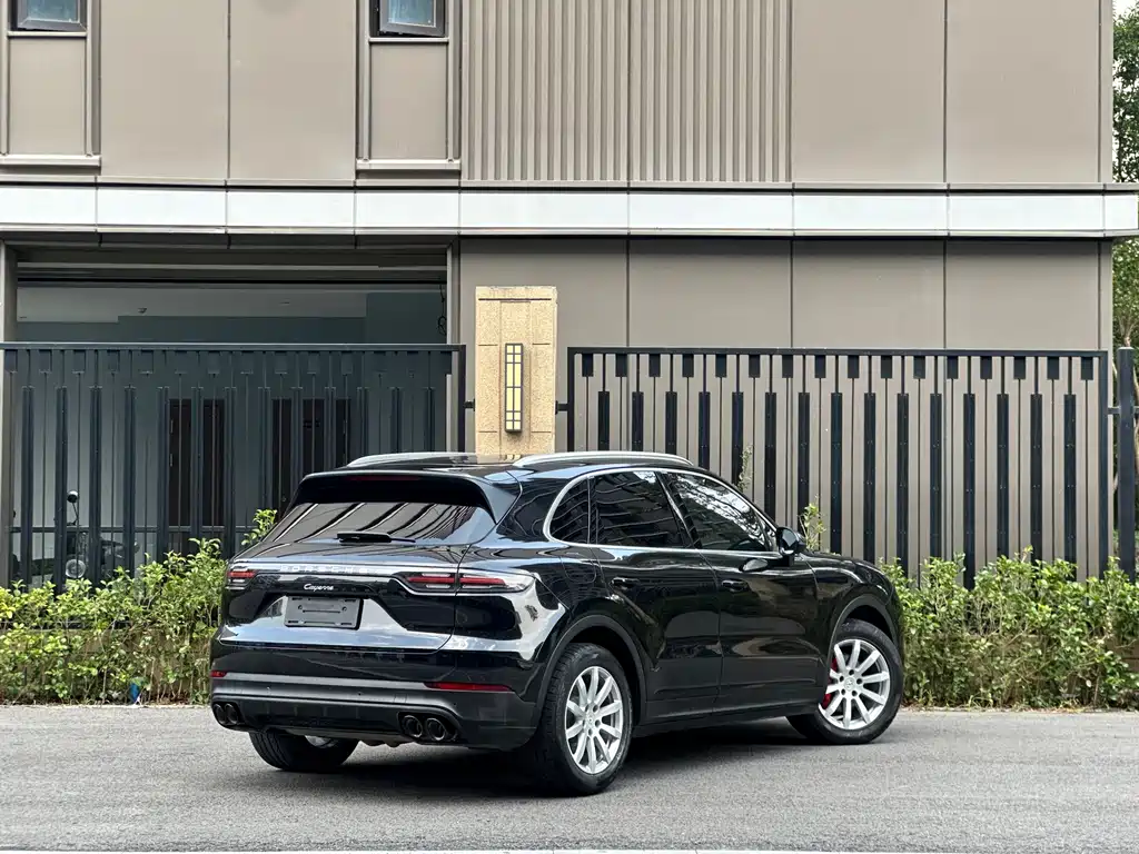 Porsche Cayenne — фото 4