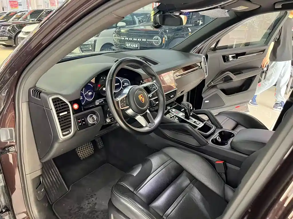 Porsche Cayenne Hybrid — фото 9