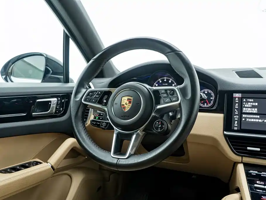 Porsche Cayenne — фото 20