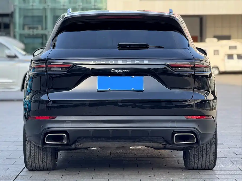 Porsche Cayenne — фото 16