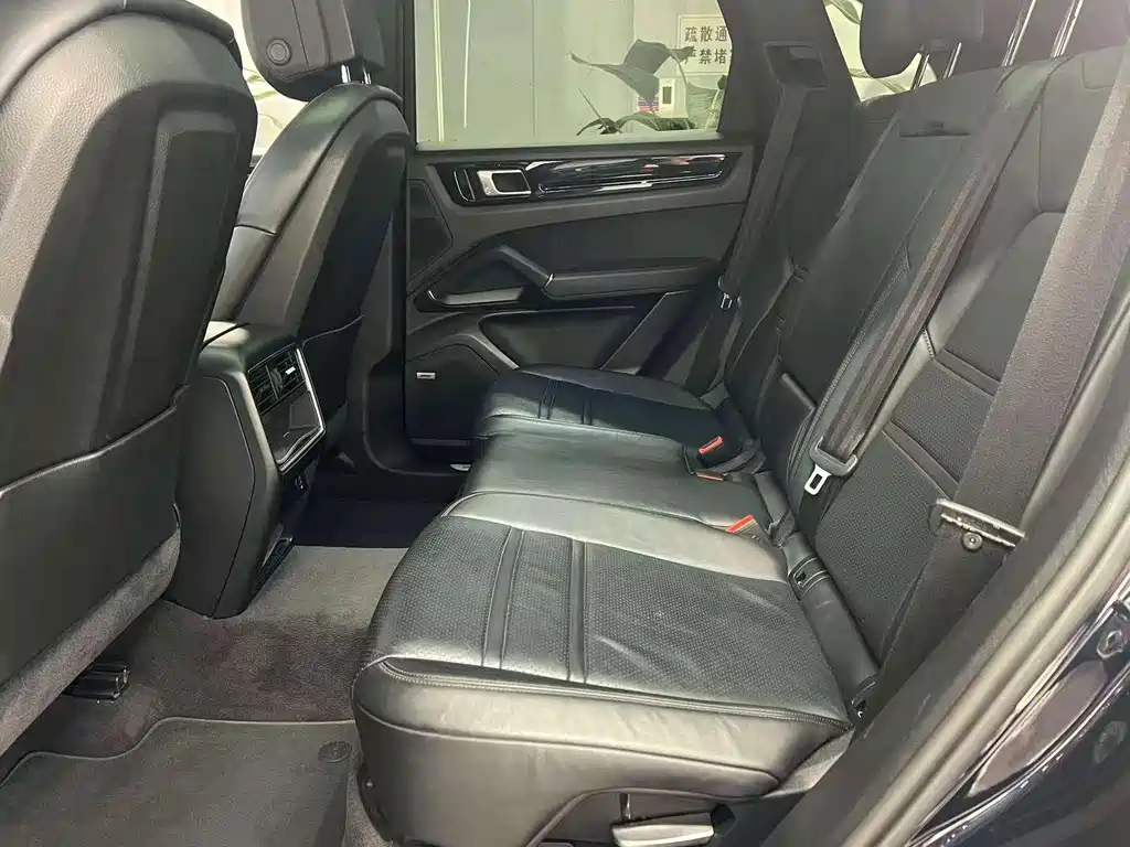Porsche Cayenne Hybrid — фото 10