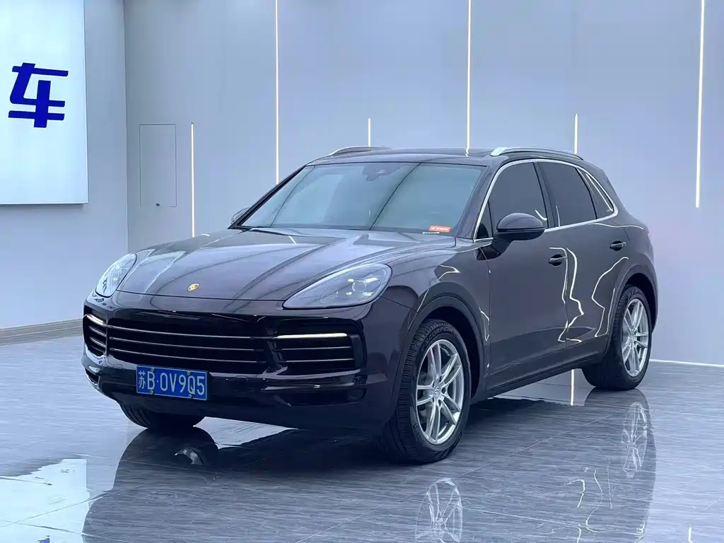 Porsche Cayenne — фото 1