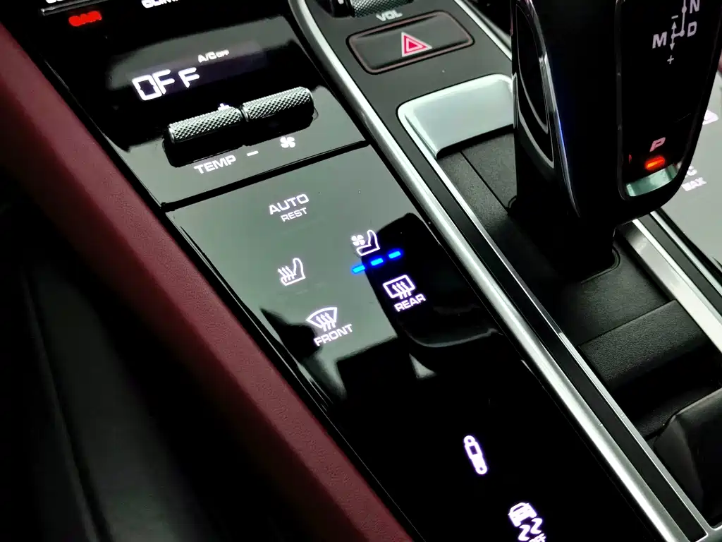 Porsche Cayenne Hybrid — фото 18
