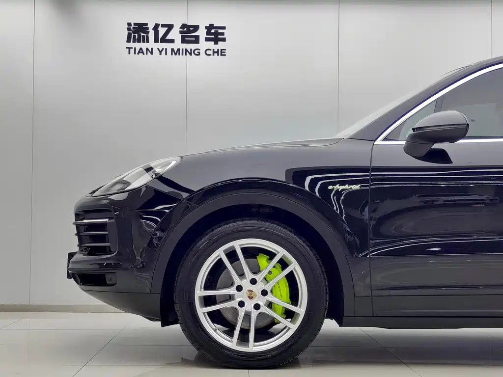 Porsche Cayenne Hybrid — фото 6