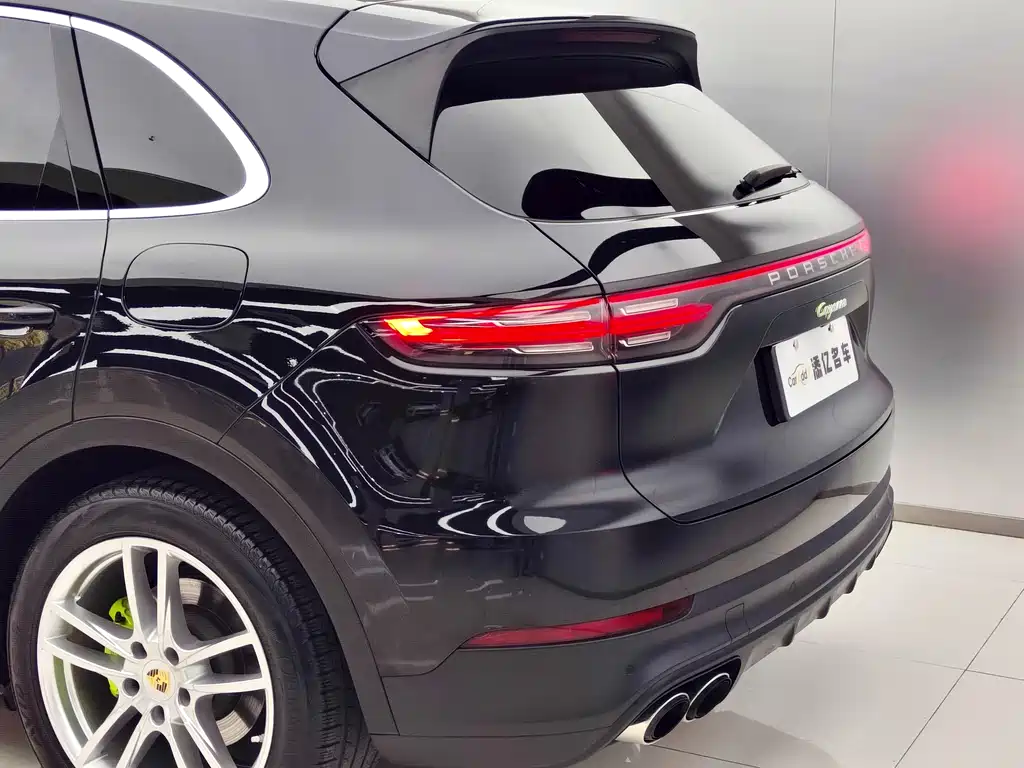 Porsche Cayenne Hybrid — фото 7