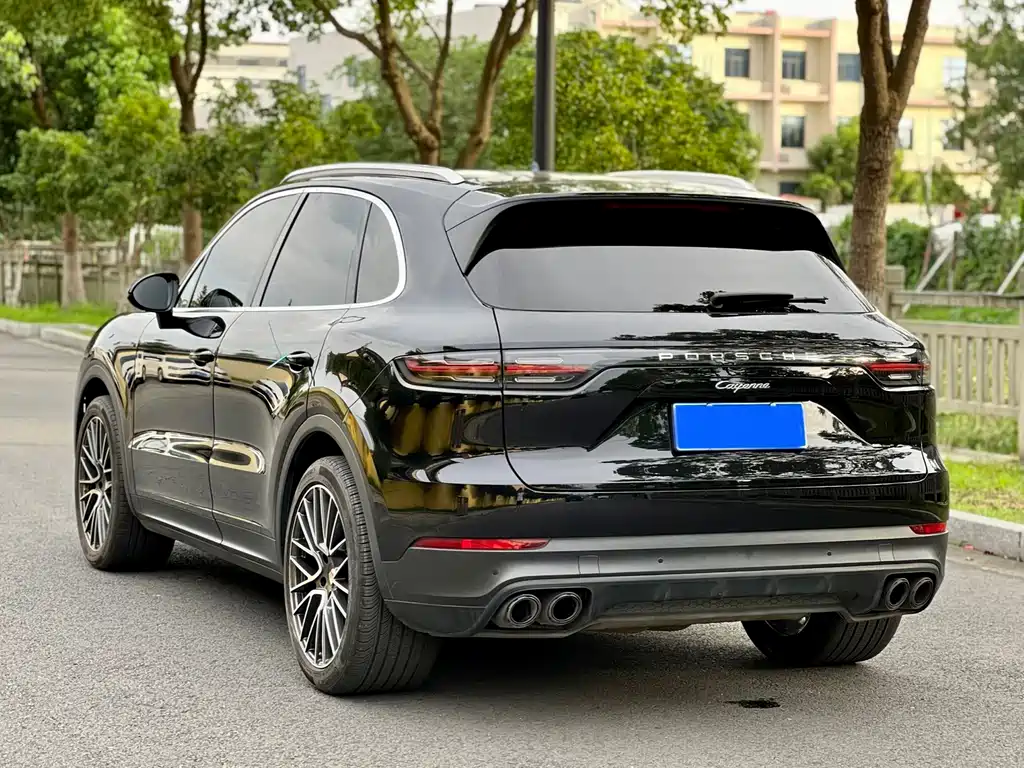 Porsche Cayenne — фото 6