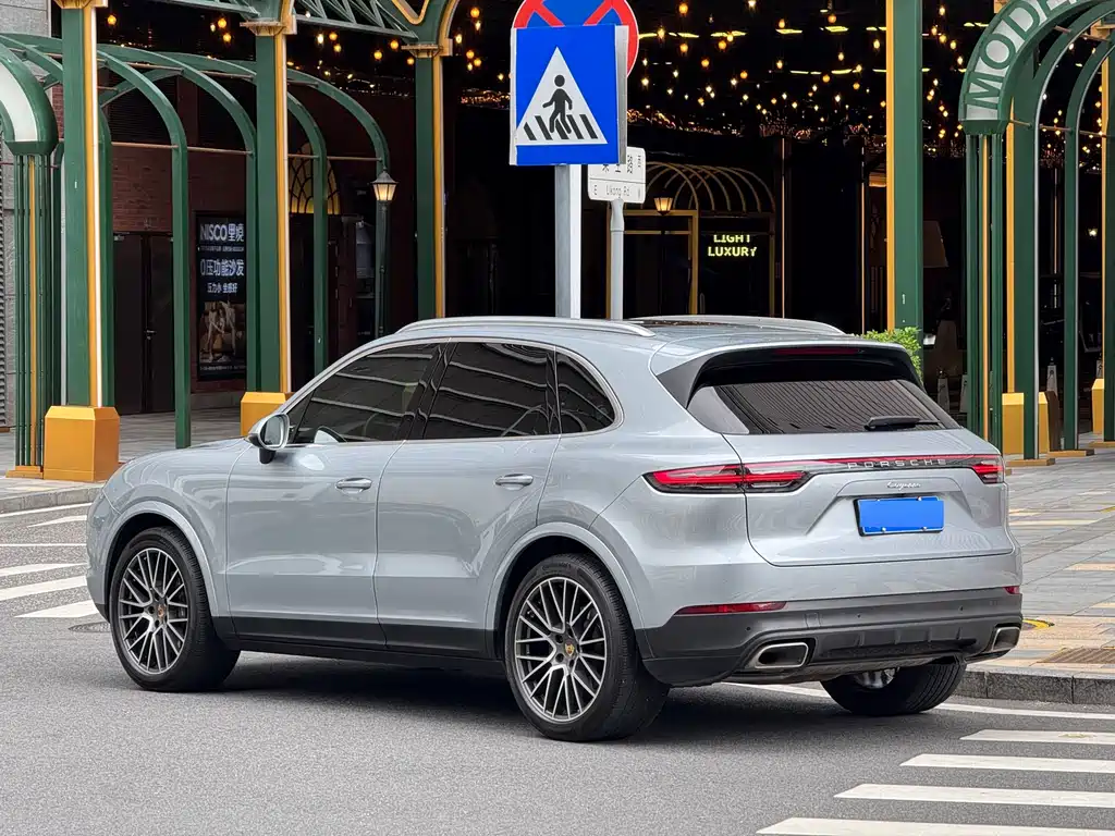 Porsche Cayenne — фото 4