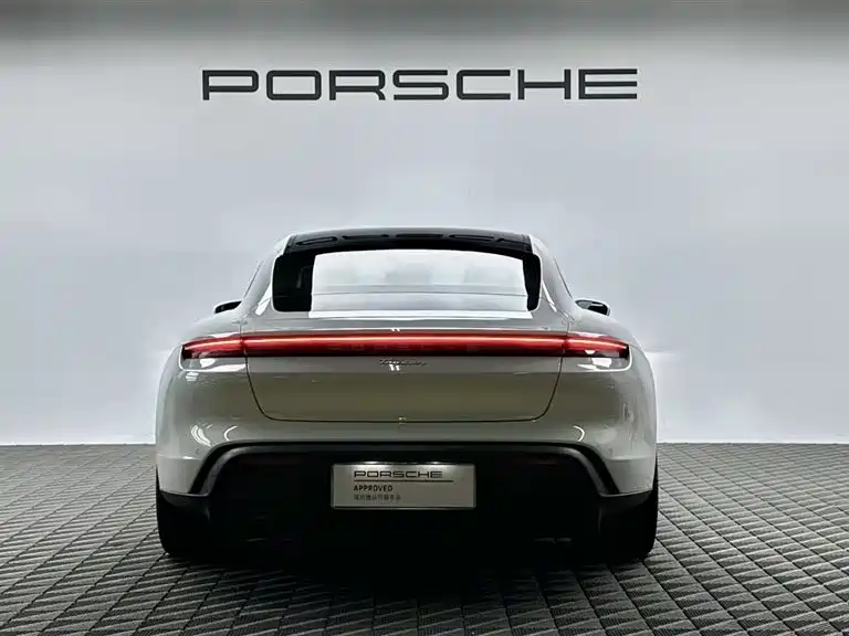 Porsche Taycan — фото 5