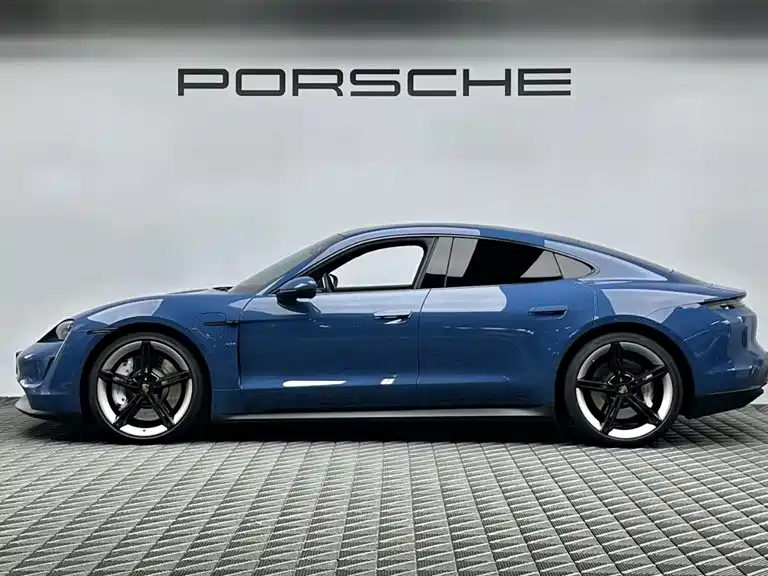 Porsche Taycan — фото 4