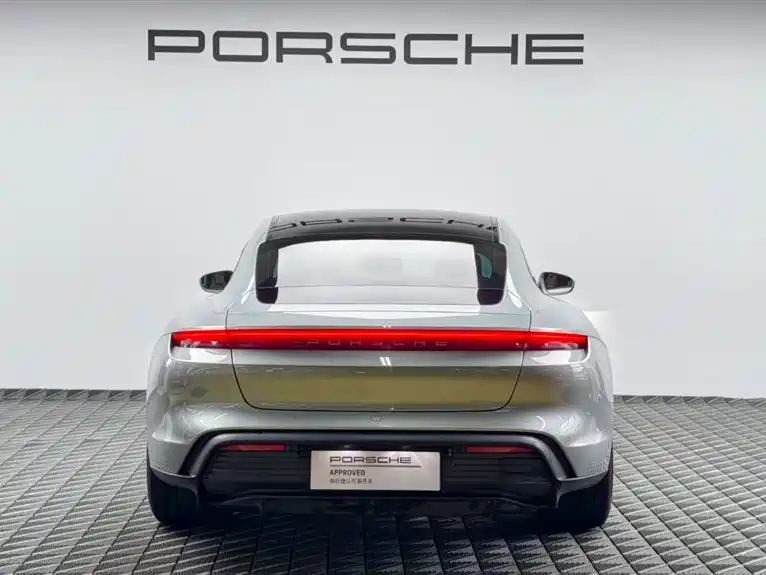 Porsche Taycan — фото 5