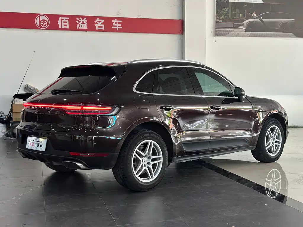 Porsche Macan — фото 18