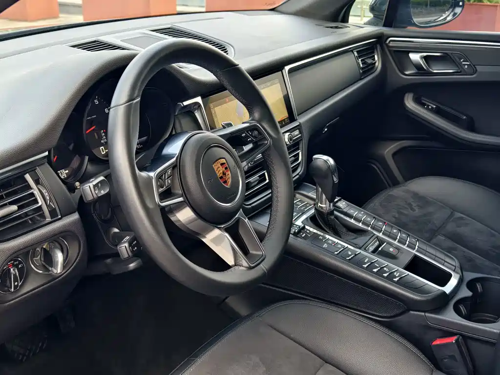Porsche Macan — фото 9