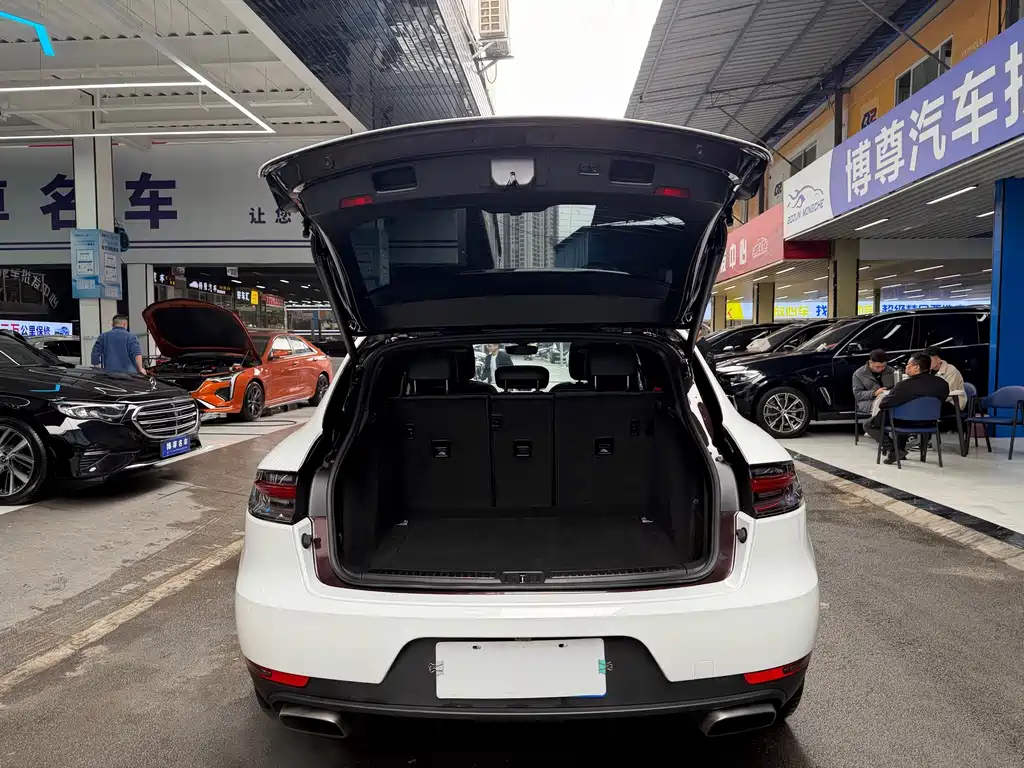 Porsche Macan — фото 21