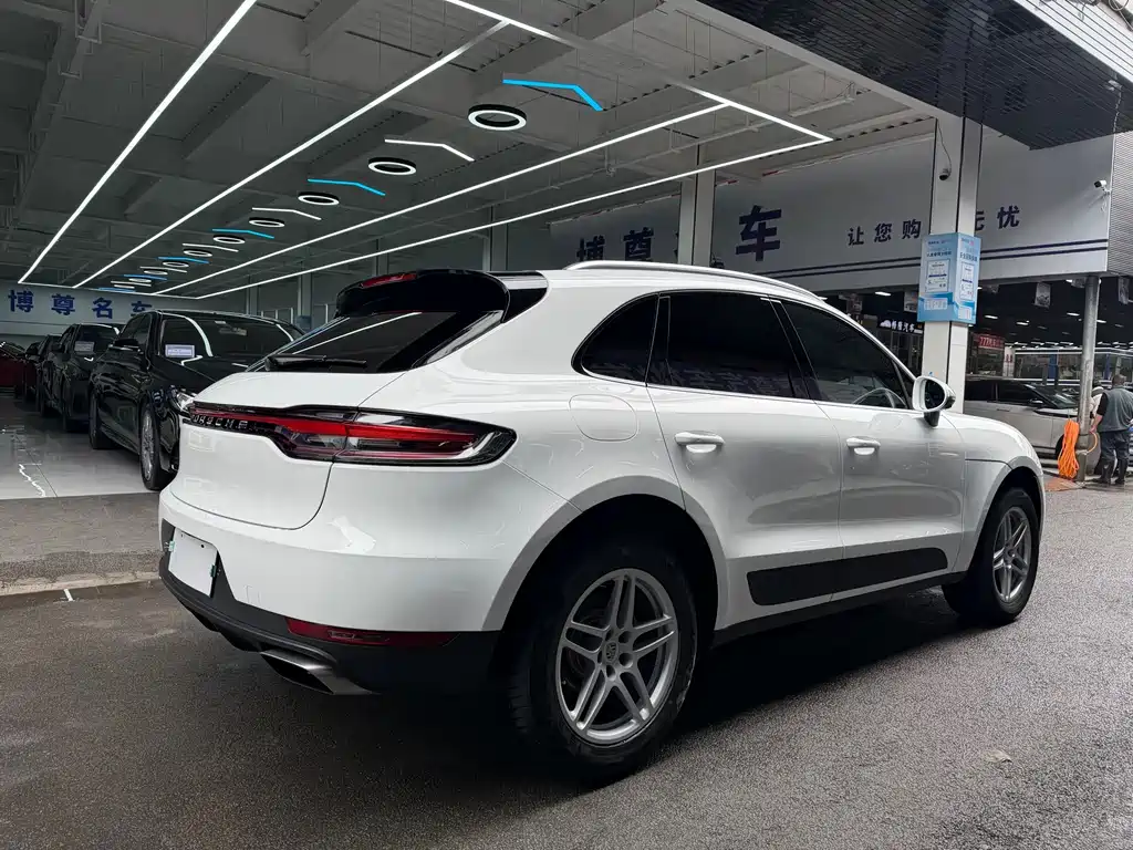 Porsche Macan — фото 22