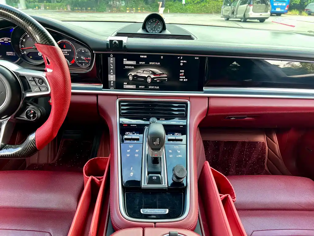 Porsche Panamera — фото 15