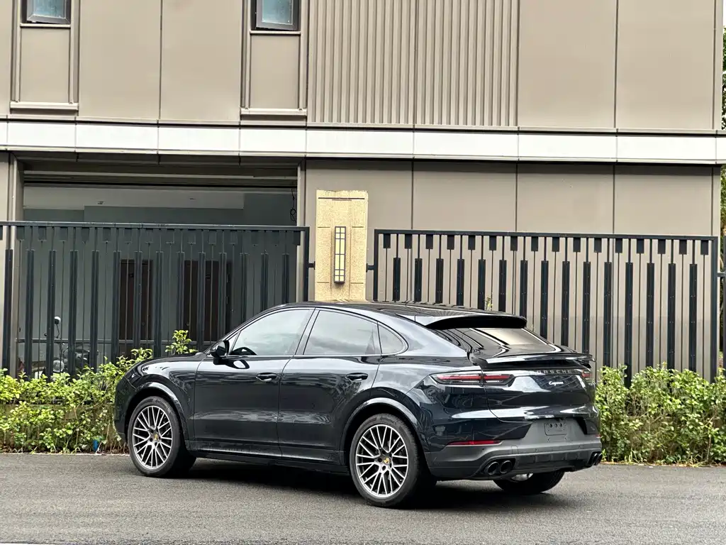 Porsche Cayenne — фото 6