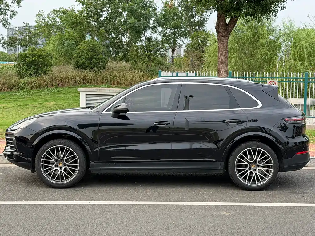 Porsche Cayenne — фото 4