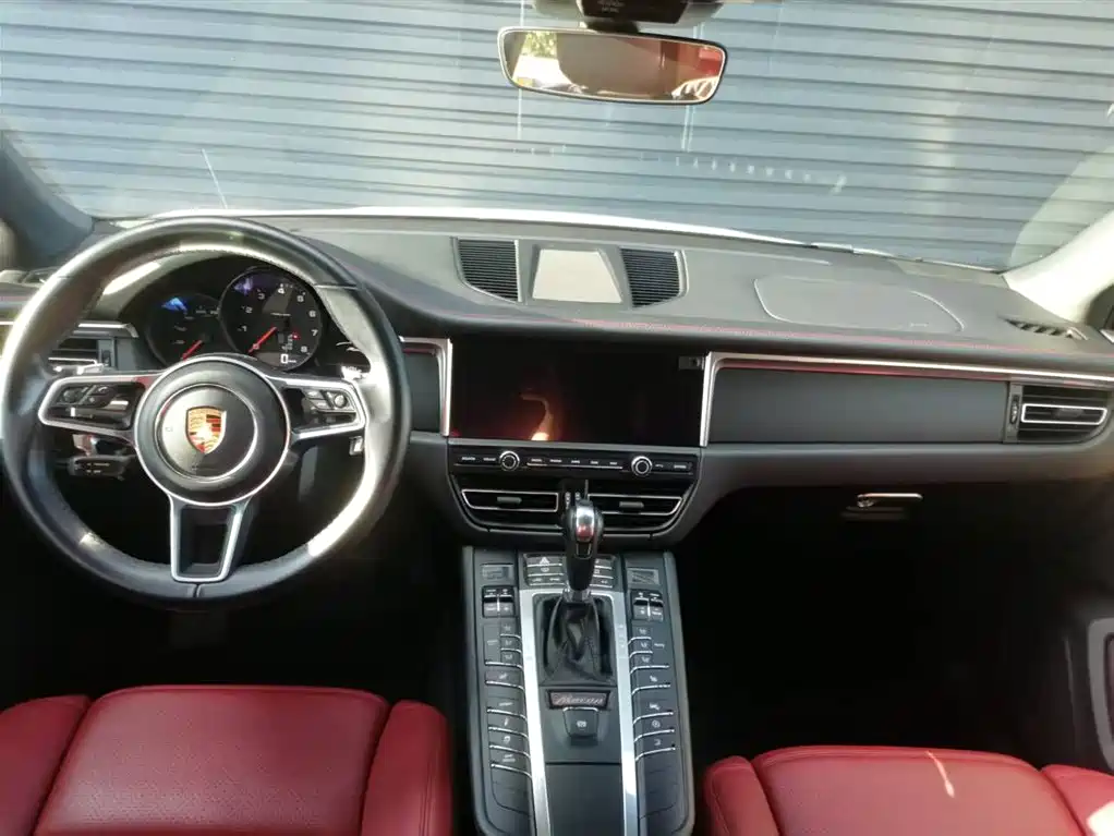 Porsche Macan — фото 14
