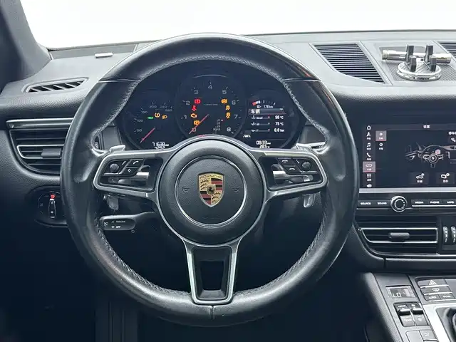Porsche Macan — фото 10