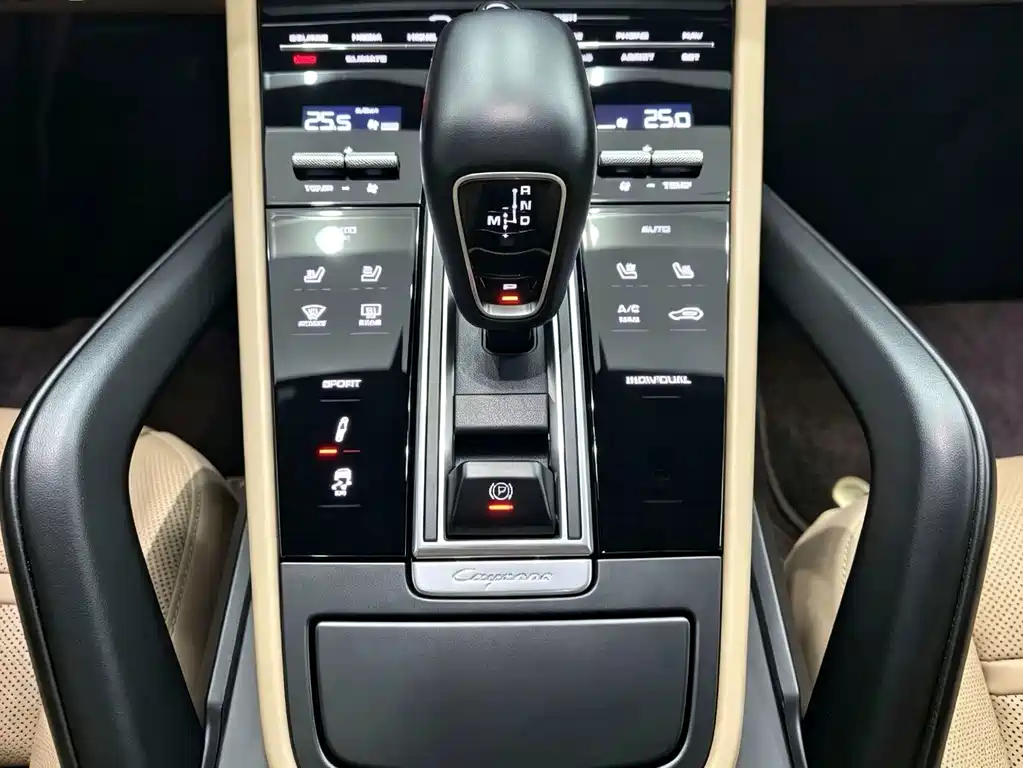 Porsche Cayenne — фото 10
