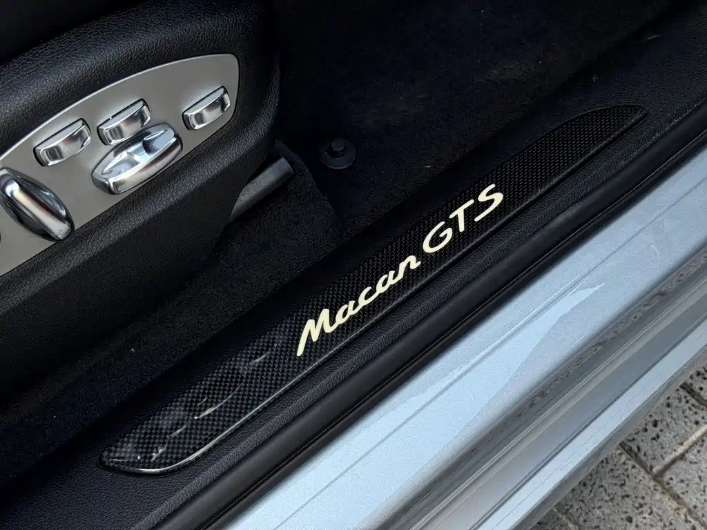 Porsche Macan — фото 19