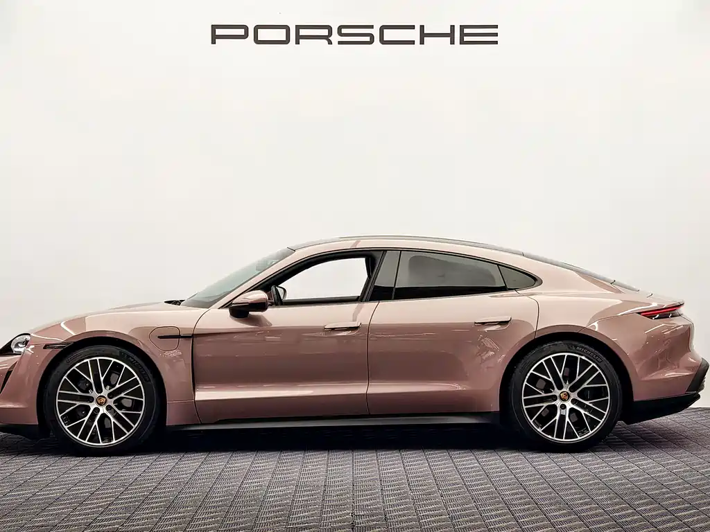 Porsche Taycan — фото 4