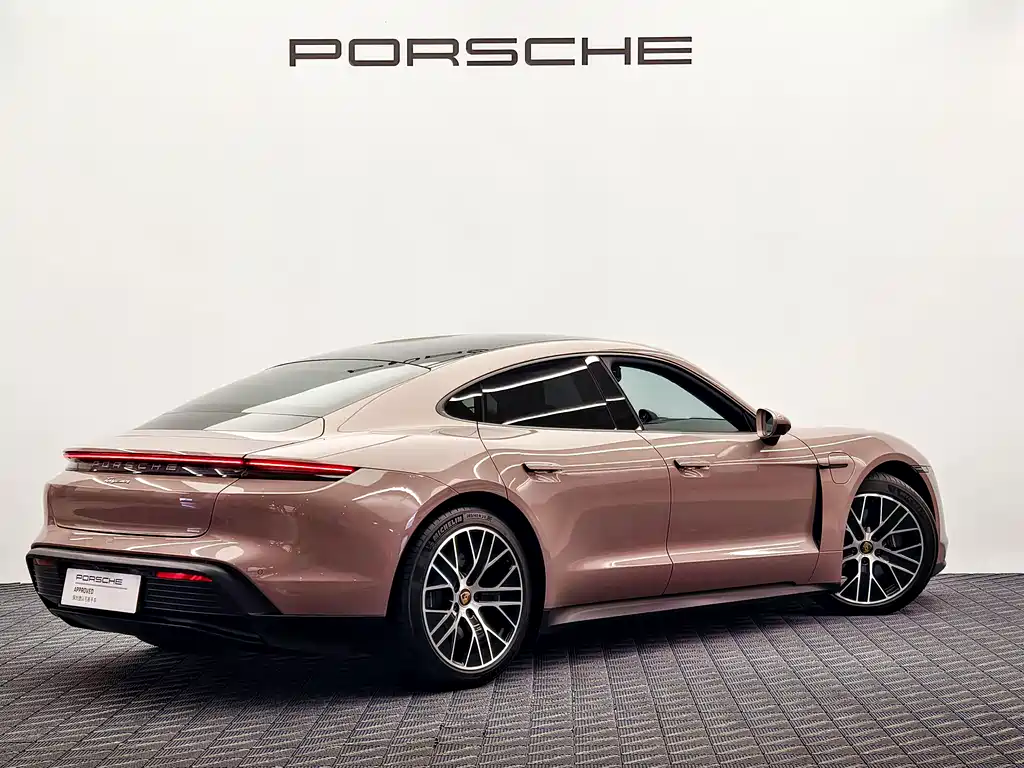 Porsche Taycan — фото 8