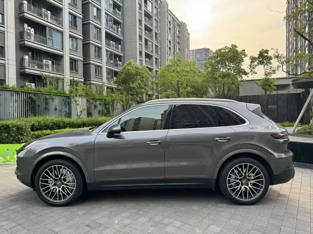 Porsche Cayenne — фото 9