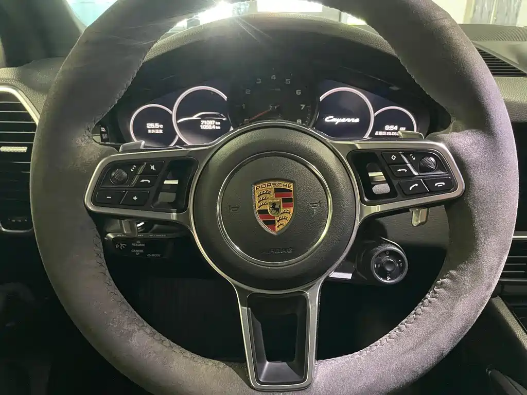 Porsche Cayenne — фото 14