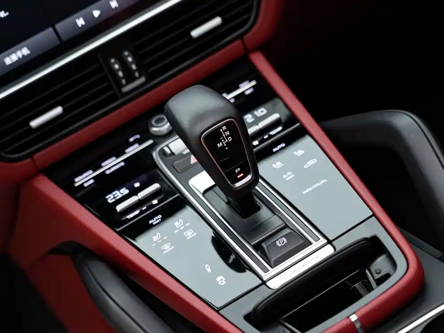 Porsche Cayenne Hybrid — фото 14