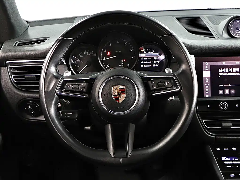 Porsche Macan — фото 10